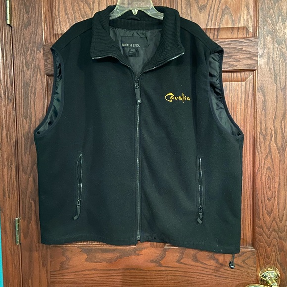 Gently Used North End Cavalia Fleece Vest XXL - Picture 2 of 4